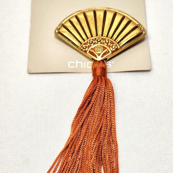 CHICO'S Asian Style Fan with Burnt Orange Tassell Brooch - Picture 3 of 8